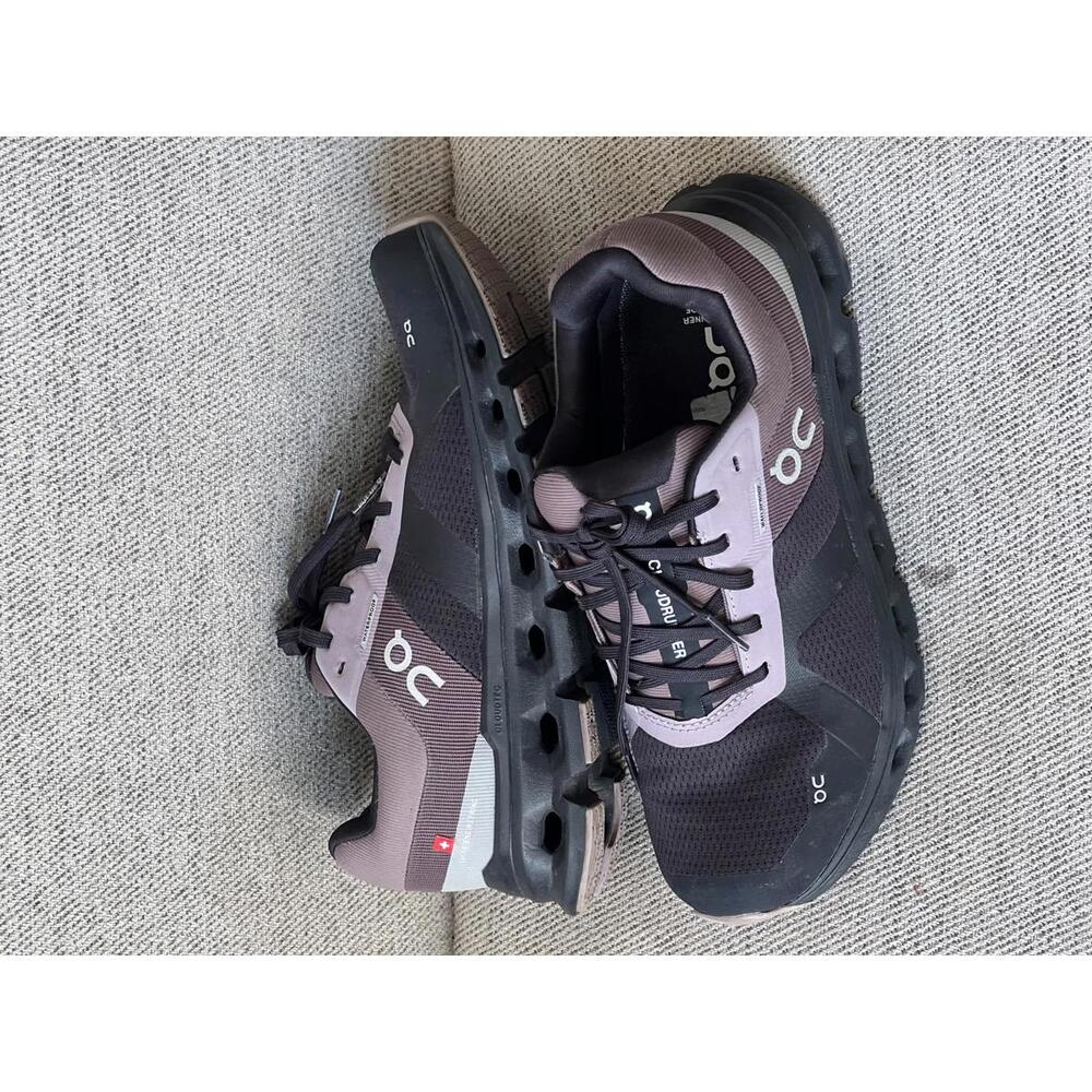On Running Cloudventure Women's Trail Running Shoes Size US 8